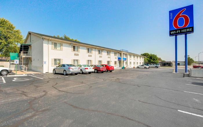 Motel 6 Wichita, KS