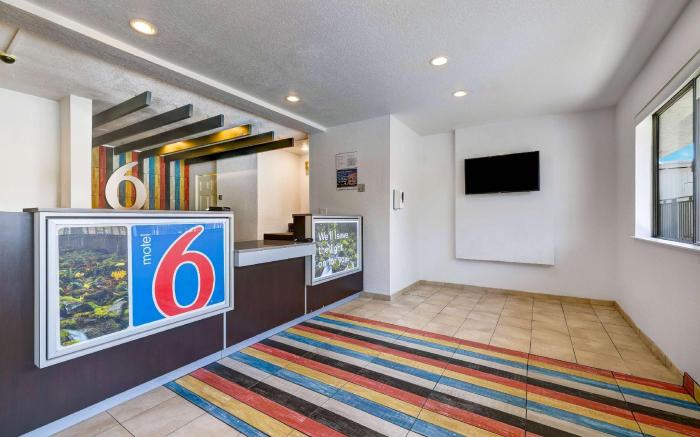 Motel 6 Kirkland, WA - North Kirkland