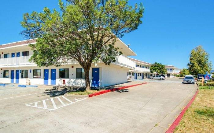 Motel 6 Redding, CA - North