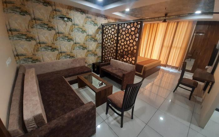 ROYAL LUXURY BIG STUDIO APARTMENT 