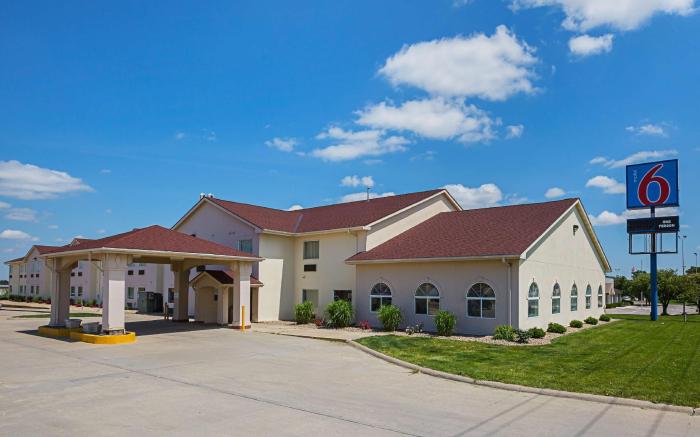 Motel 6 Omaha, NE - IAT West