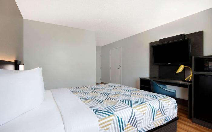 Motel 6 San Antonio, TX - South