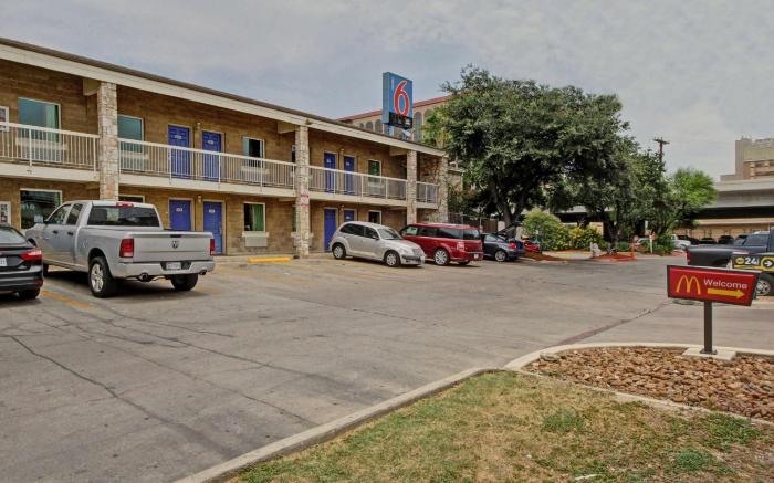 Motel 6 San Antonio, TX - Downtown - Market Square