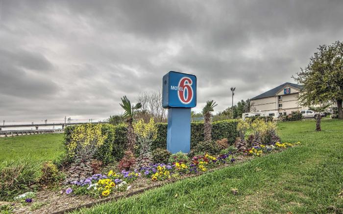 Motel 6 Dallas, TX - Northwest