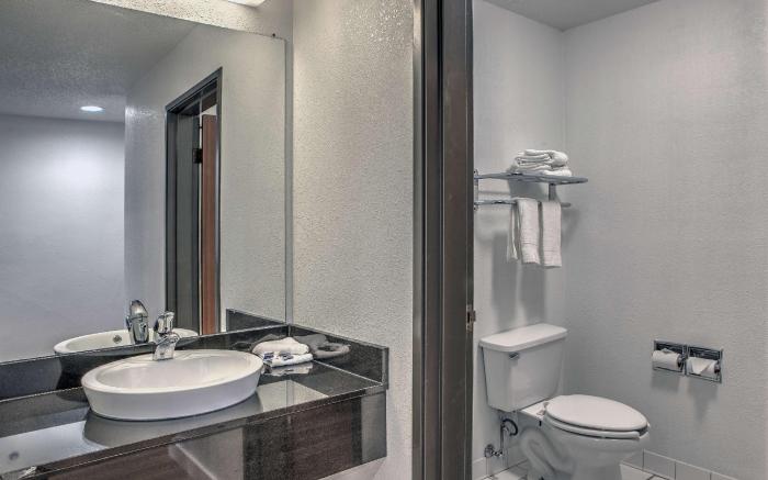 Motel 6 Dallas, TX - Northwest