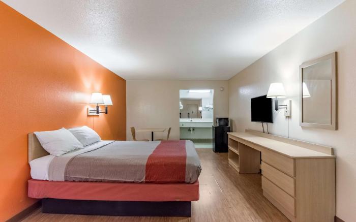 Motel 6 Raleigh, NC Cary