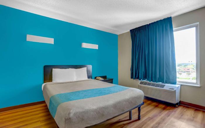 Motel 6 Raleigh, NC - North