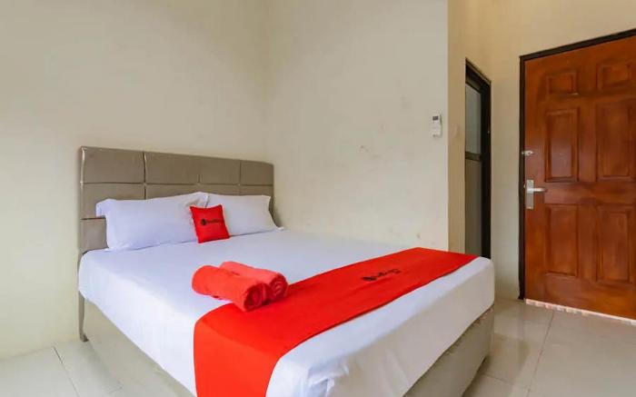 RedDoorz near Arka Sepinggan Airport Balikpapan