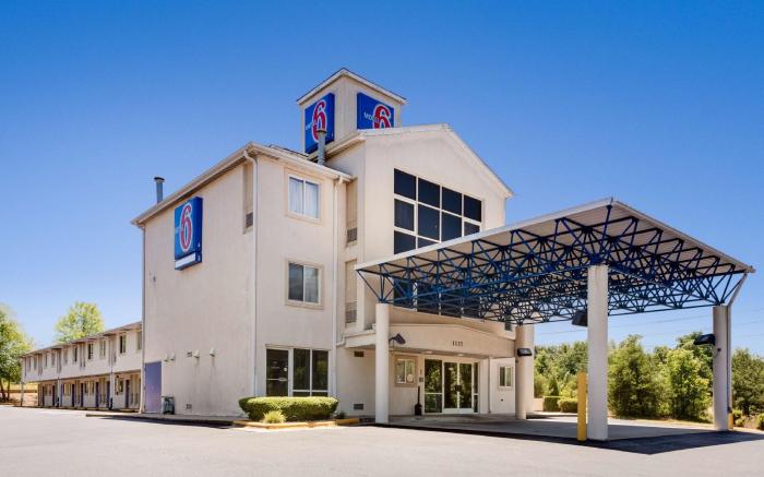 Motel 6 Statesville, NC