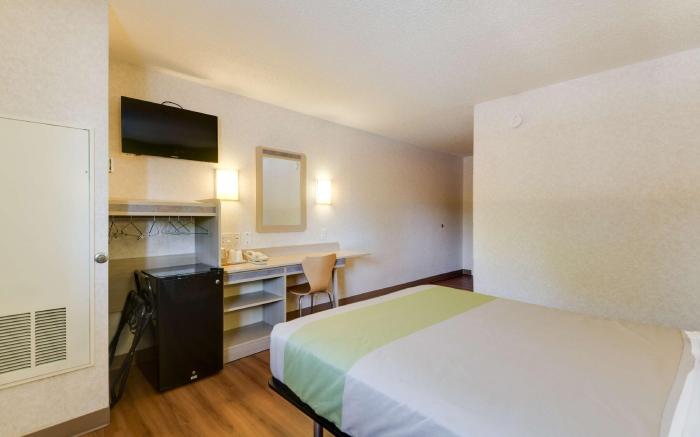 Motel 6 Statesville, NC