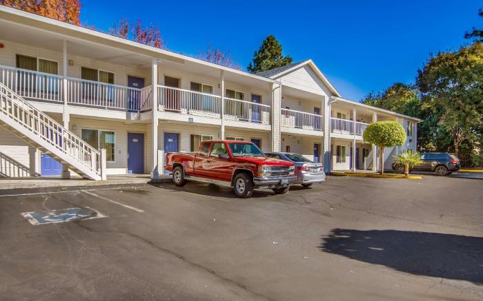 Motel 6 Portland, OR  Mall 205