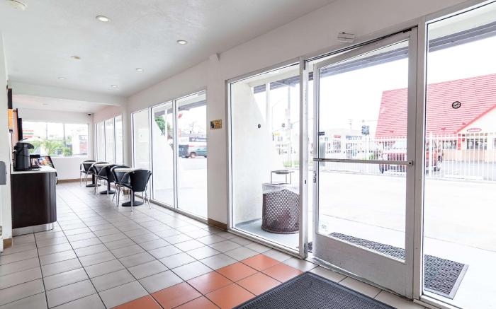 Motel 6 Long Beach, CA - International City