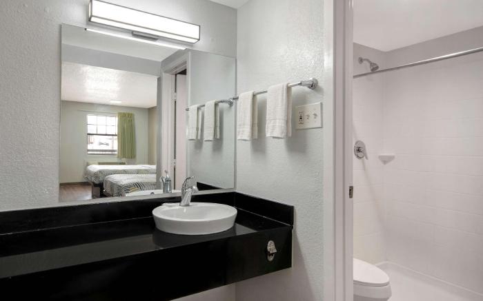 Motel 6 San Antonio, TX - Northwest Medical Center