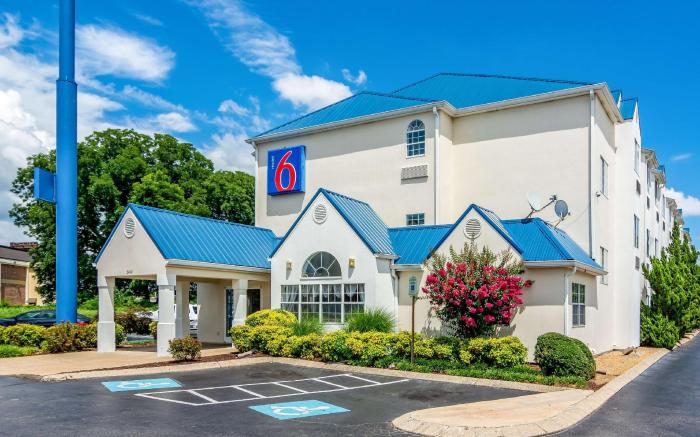 Motel 6 Chattanooga, TN - Downtown