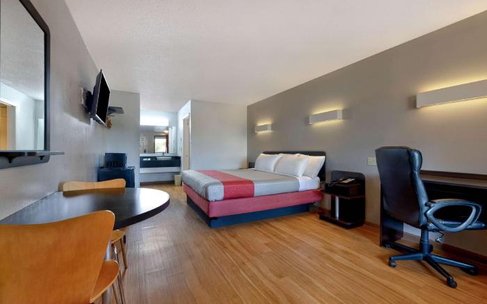 Motel 6 Cookeville, TN
