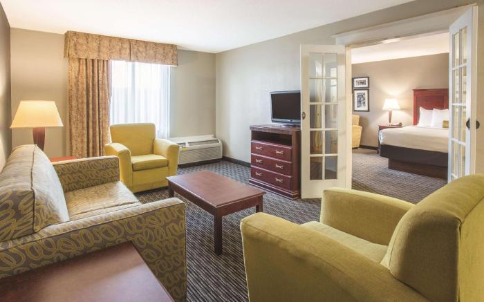 La Quinta Inn & Suites by Wyndham Indianapolis South