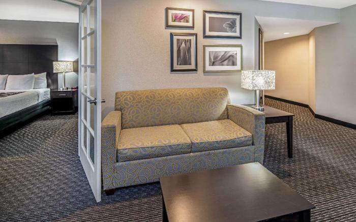 La Quinta Inn & Suites by Wyndham Anaheim