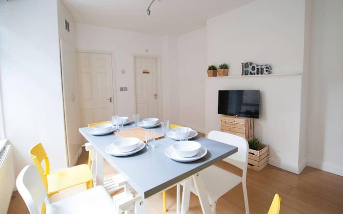 Tooting Broadway Studios & Rooms by DC London Rooms