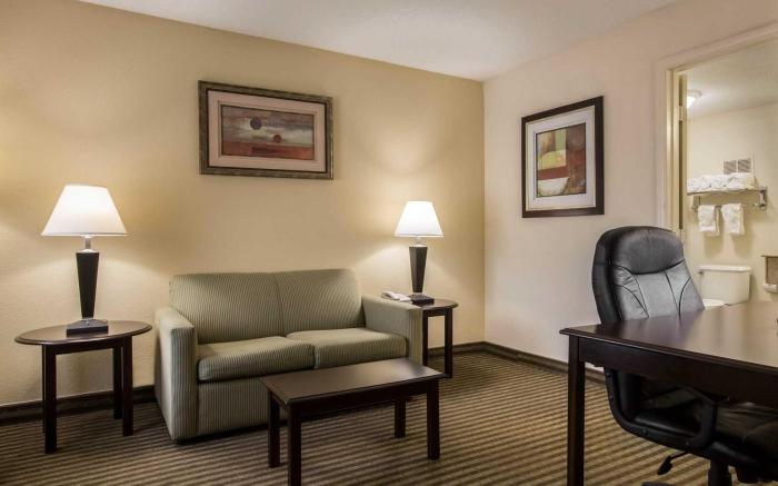 Quality Inn & Suites Greenville - Haywood Mall