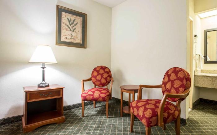 Clarion Inn & Suites Aiken South