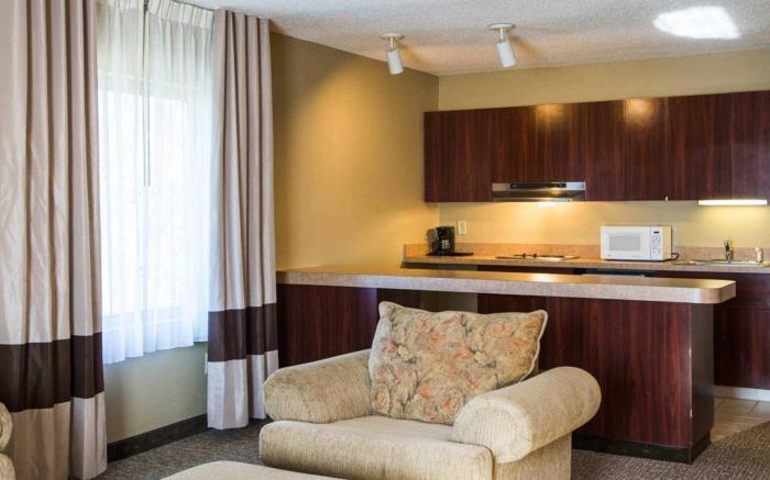 Comfort Inn & Suites Suwanee - Sugarloaf