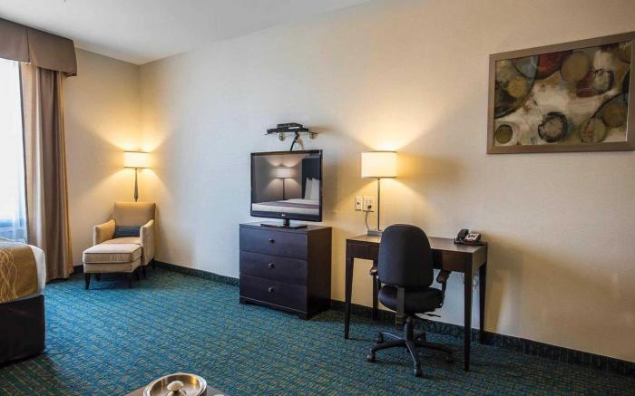 Comfort Hotel Bayer's Lake