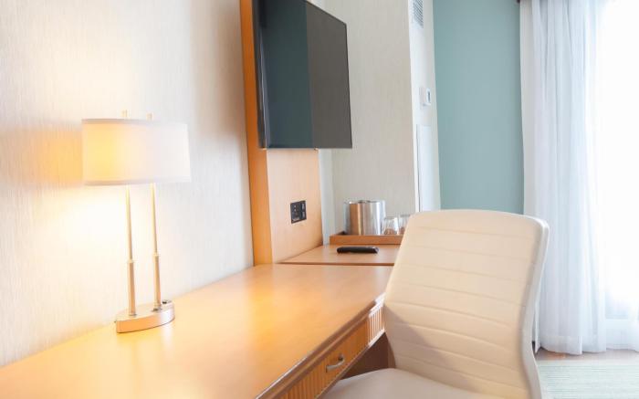 Best Western Premier Toronto Airport Carlingview Hotel