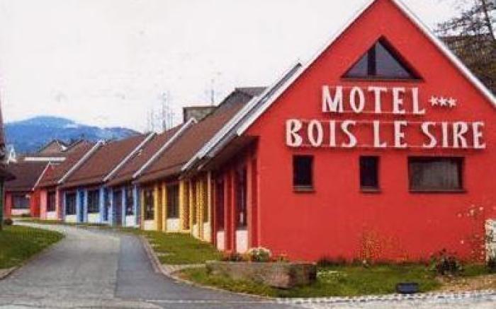 Logis Hostellerie Motel Au Bois Le Sire