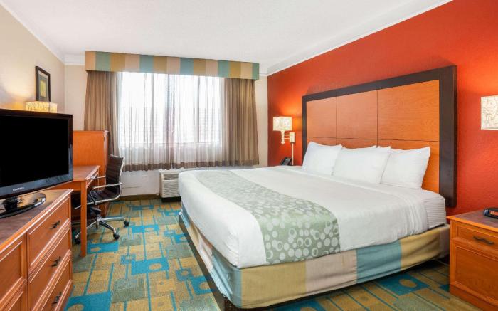 La Quinta Inn & Suites by Wyndham Seattle Sea-Tac Airport