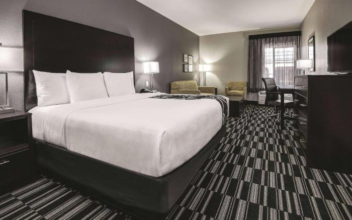 La Quinta Inn & Suites by Wyndham Fort Worth West - I-30