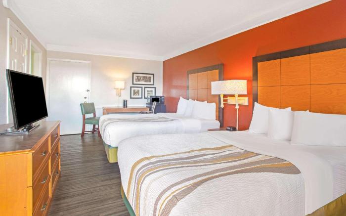 La Quinta Inn by Wyndham Victoria