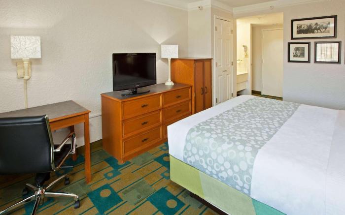 La Quinta Inn & Suites by Wyndham Nashville Airport/Opryland