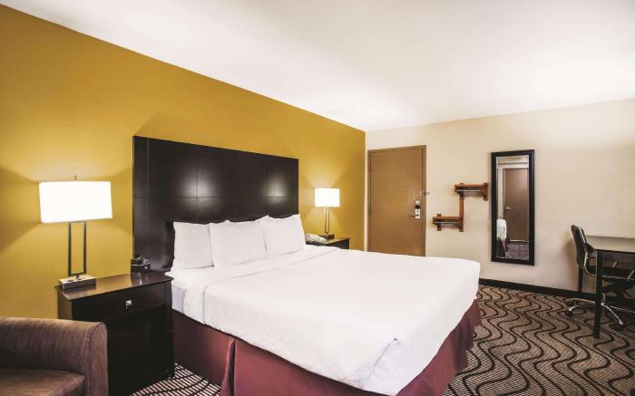 La Quinta Inn & Suites by Wyndham Carlsbad - Legoland Area
