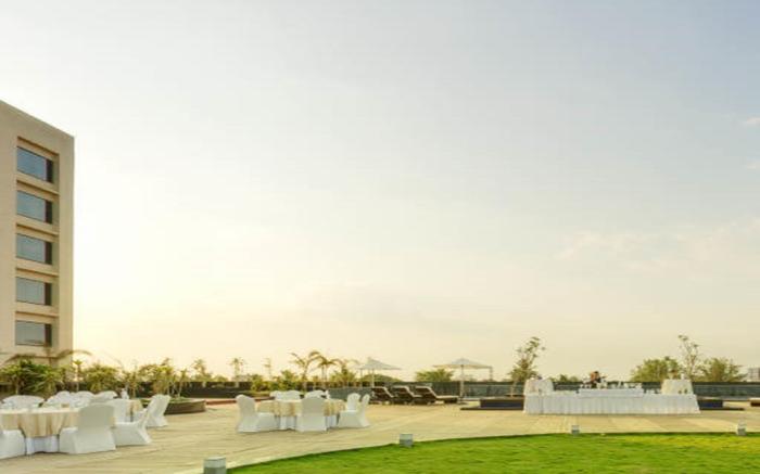 Balaji Sarovar Premiere Solapur