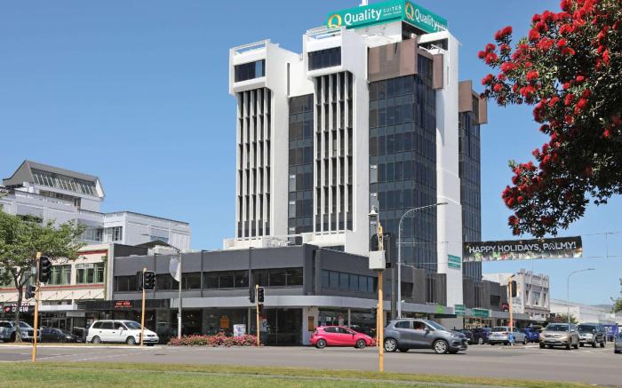 Quality Suites Central Square