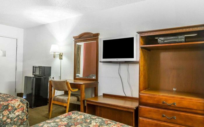 Econo Lodge Atlanta Airport East