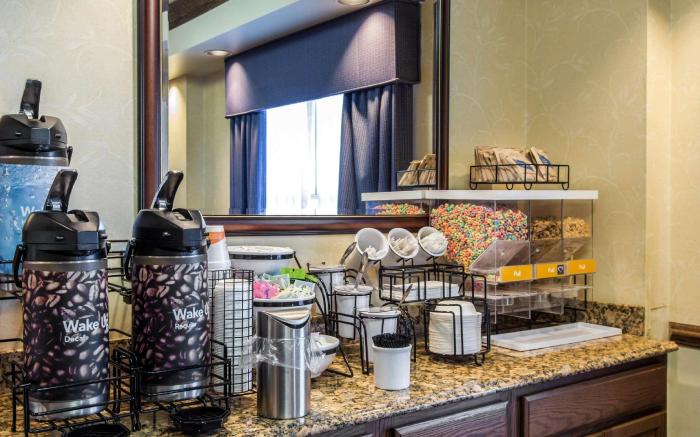 Comfort Inn & Suites