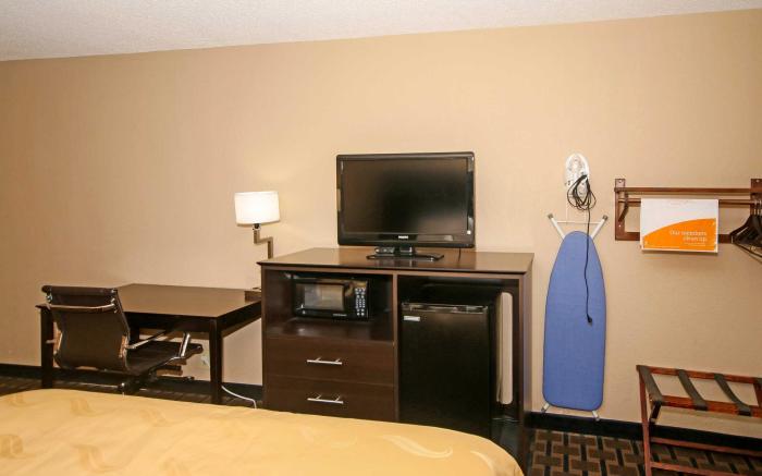 Quality Inn Clinton - Laurens I-26