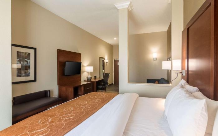 Comfort Suites Meridian and I-40