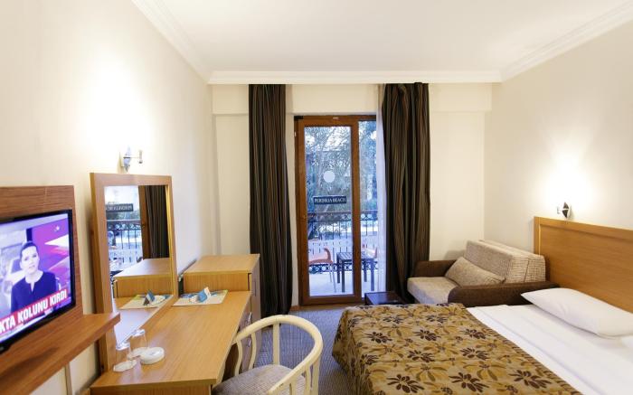 Perdikia Beach Hotel