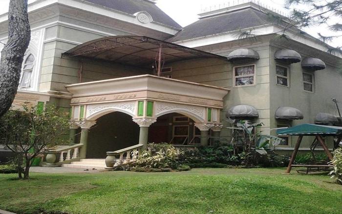 Villa Kota Bunga Iris