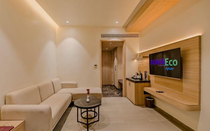 Hotel Bravia Vaishali - By Satguru