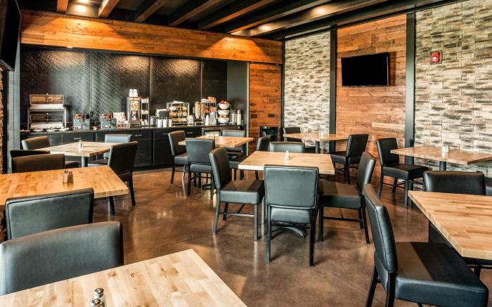 Cobblestone Hotel & Suites - Neenah