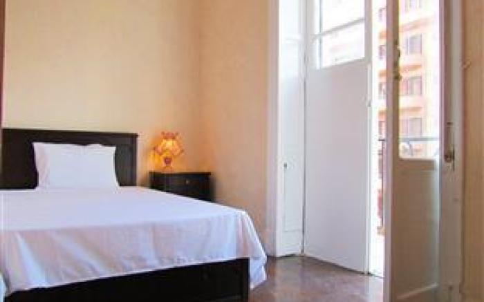 Travelers House Hotel