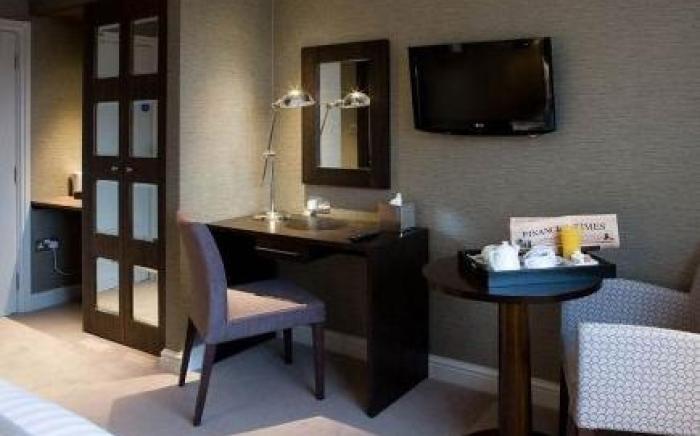 Castle Hotel & Apartments