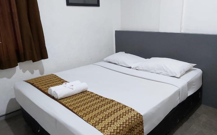 Holiday Hotel