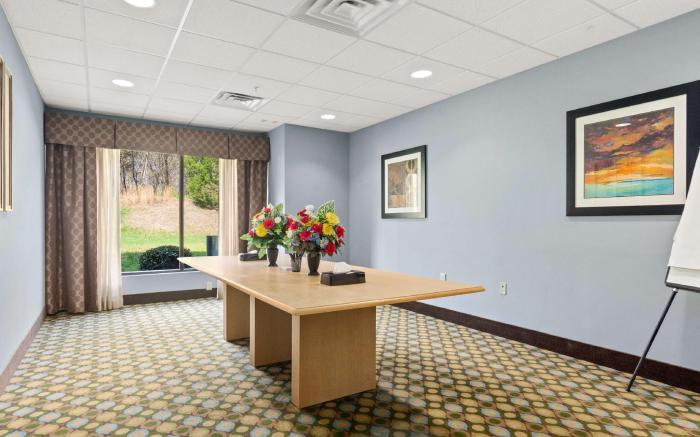 SureStay Plus by Best Western Portland Route 52 West