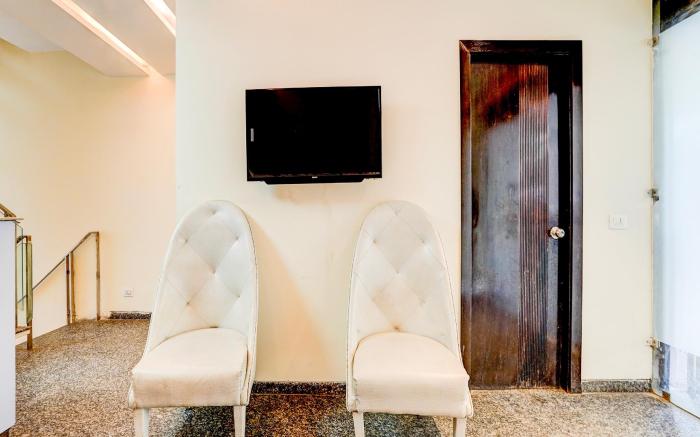 Super Townhouse Pitampura West Enclave