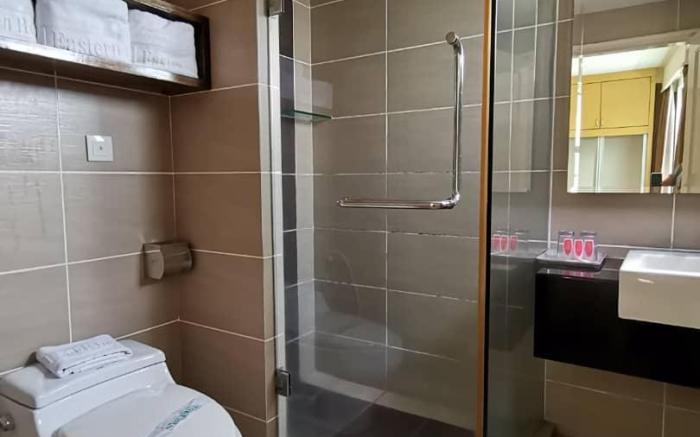 Grand Eastern Hotel Sdn Bhd ( 877519-A )