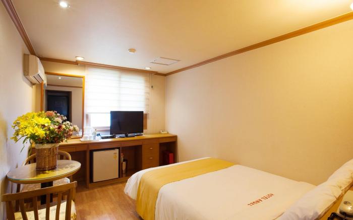 Angel Hotel